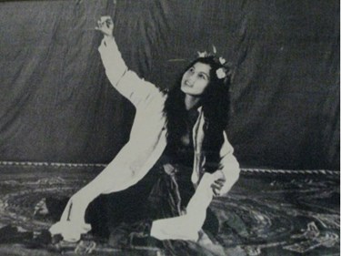 Nhớ lại những ký ức khi biểu diễn tại Pháp bên lề Hội nghị Paris cùng NSND Diễm Lộc