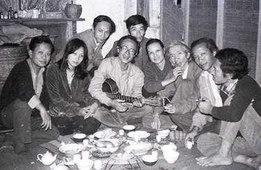 Những người muôn năm cũ

