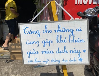 Thư mùa dịch: Tình yêu, dịch bệnh và Hemingway