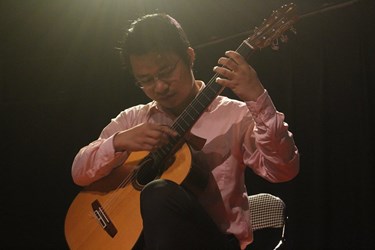 Nghệ sĩ ghi-ta Vũ Hiển và tình yêu dành cho âm nhạc