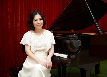 Nghệ sĩ piano Thuyên Hà: Vun đắp tình yêu và tài năng âm nhạc
