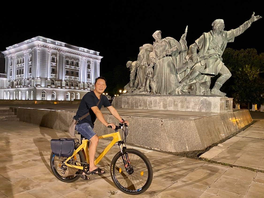 Nhạc trưởng Lê Phi Phi và thú chơi xe đạp cổ