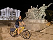 Nhạc trưởng Lê Phi Phi và thú chơi xe đạp cổ