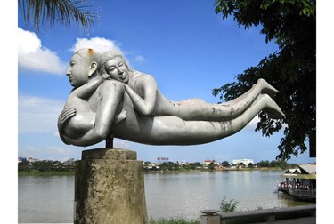 Tìm đầu ra cho tác phẩm điêu khắc