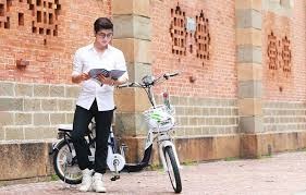 Nhà thơ Trần Mạnh Thường với bài thơ tiên cảm