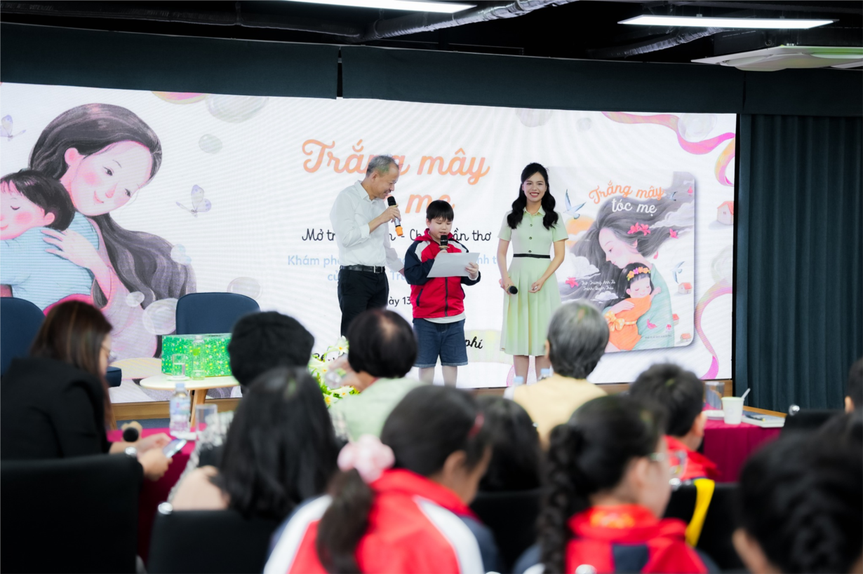 Ấm áp những vần thơ 