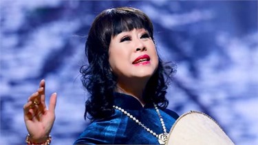 Ca sỹ NSƯT Hồng Liên tiếng hát cùng tháng năm