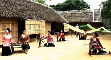 Chiến lược rào đón trong ca dao tình yêu đôi lứa