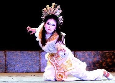 Những khác biệt trong cách khai thác nhân vật của sân khấu Tuồng và Chèo truyền thống