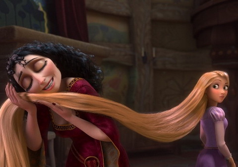 Cô gái có bím tóc dài